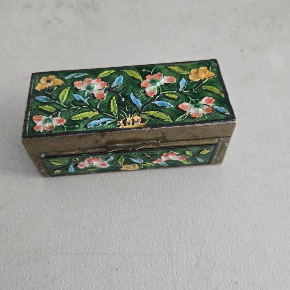 Vintage Antique Chinese Cloisonne Enamel Brass Floral Mini Stamp Trinket Box